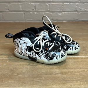 Black & White Nike Foamposite Toddler Sneakers Sz 7C